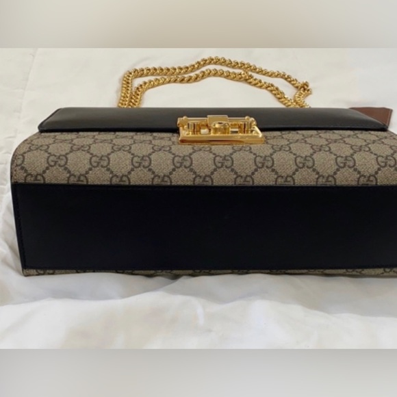 GUCCI Padlock medium GG shoulder bag. - Picture 3 of 7